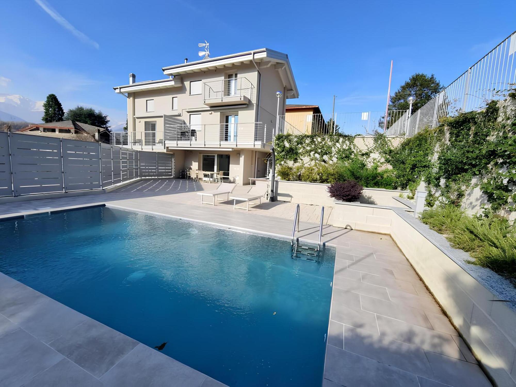 Villa Claudia With Private Pool Colico Eksteriør billede